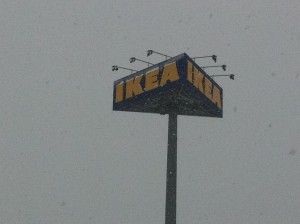 Sotto la neve sulla navetta Ikea