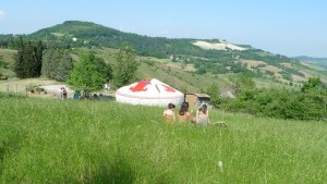 Una tenda Tuareg sulle colline di Bologna