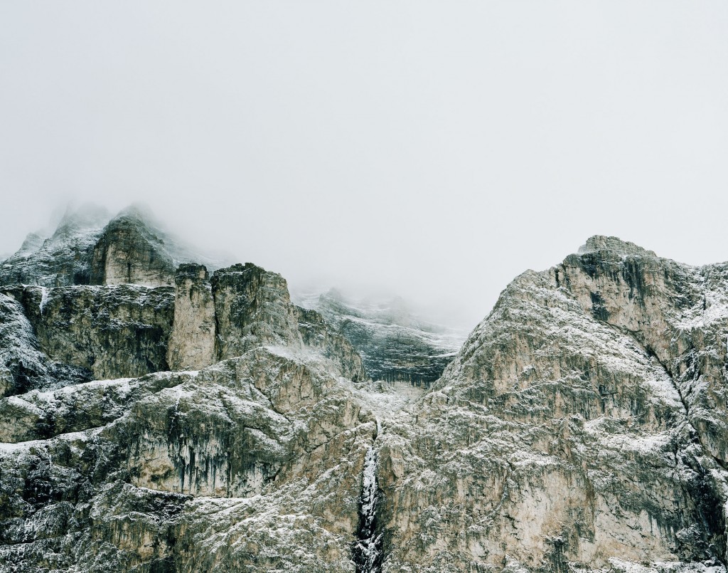 Axel Hütte Passo Sella, Italia dalla serie New Mountains, 2012 115 x 145 cm Ditone Print © l’artista