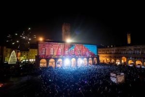 Il lungo Capodanno di Bologna: Gli artisti della notte di Capodanno in Piazza Maggiore