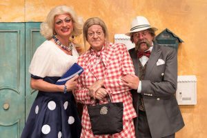I LEGNANESI TORNANO AL DUSE E FESTEGGIANO 70 ANNI IN SCENA CON ’70 VOGLIA DI RIDERE C’È’