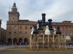 “Vecchi Vecchioni”, fino al 16 dicembre la chiamata pubblica a una raccolta di fotografie dei Vecchioni realizzati negli anni passati a Bologna