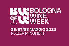 Bologna Wine Week in Piazza Minghetti
